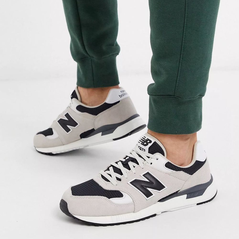 New Balance 570 trainers